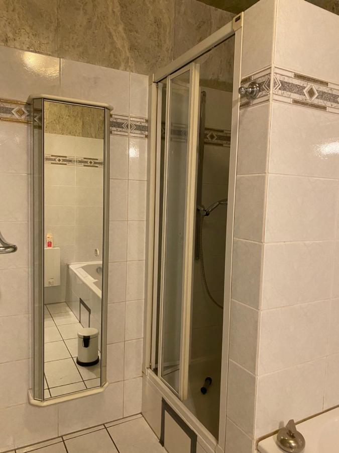 Central Shared Apartment, Friesenplatz Köln Kültér fotó