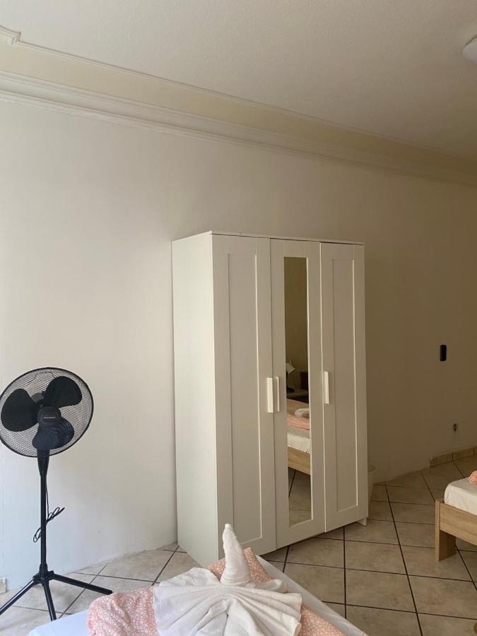 Central Shared Apartment, Friesenplatz Köln Kültér fotó